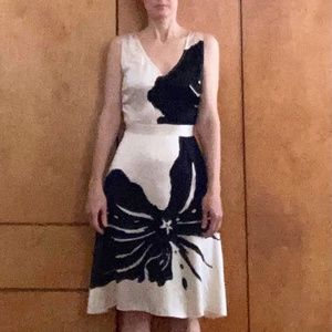 Miki P black & white abstract flower print dress